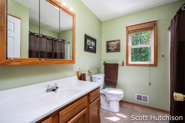 3439 S Johnson Road, Montcalm Twp, MI 49326
