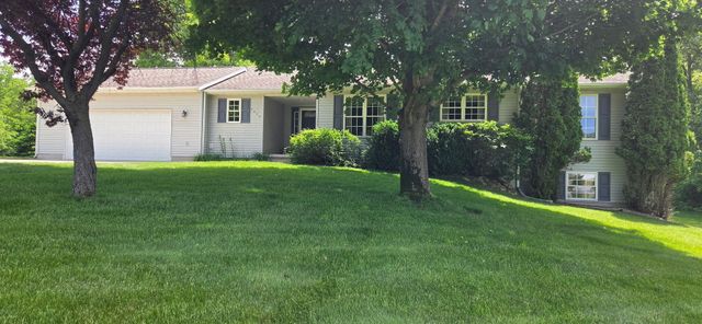3439 S Johnson Road, Montcalm Twp, MI 49326