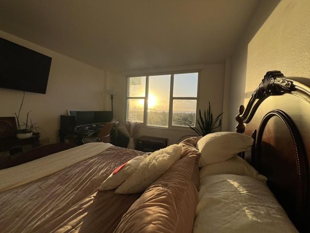 5600 Collins Ave 11P, Miami Beach, FL 33140