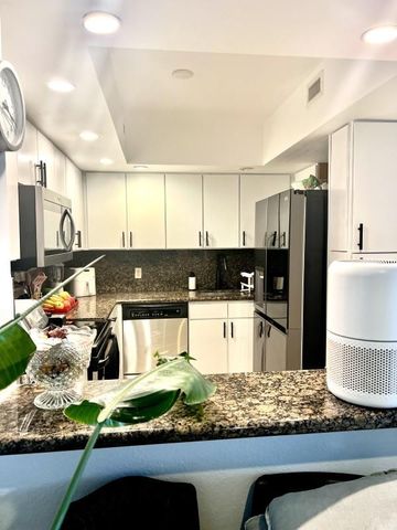 5600 Collins Ave 11P, Miami Beach, FL 33140