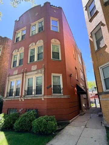 8534 S Bennett Avenue, Chicago, IL 60617