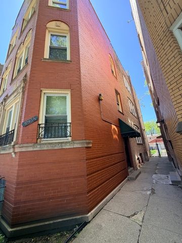 8534 S Bennett Avenue, Chicago, IL 60617