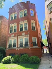8534 S Bennett Avenue, Chicago, IL 60617