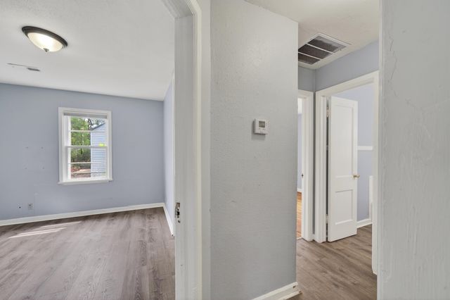 1729 E Looman, Wichita, KS 67219