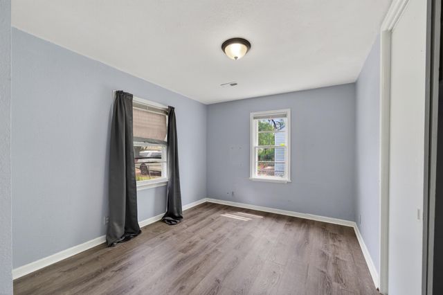 1729 E Looman, Wichita, KS 67219