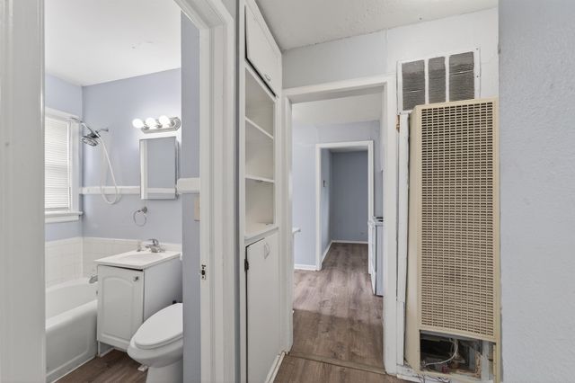 1729 E Looman, Wichita, KS 67219