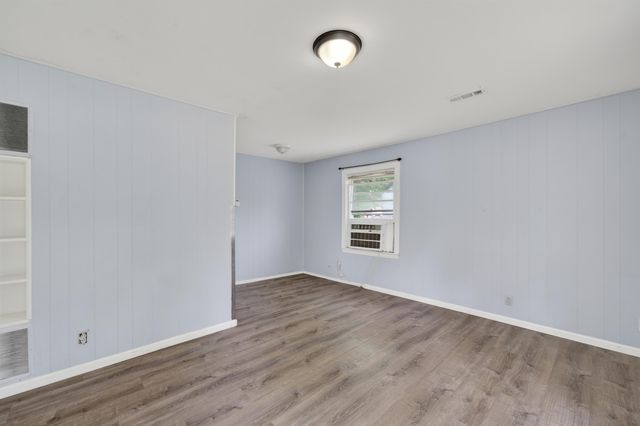 1729 E Looman, Wichita, KS 67219