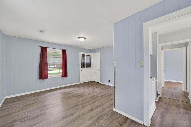 1729 E Looman, Wichita, KS 67219