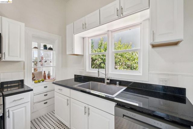 2230 23rd Ave, Oakland, CA 94606