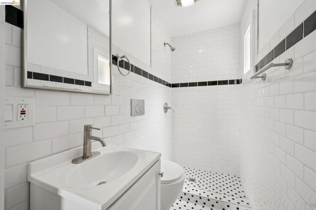 2230 23rd Ave, Oakland, CA 94606