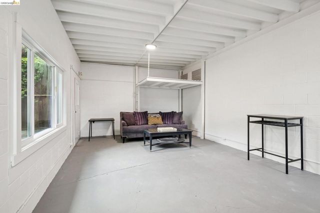 2230 23rd Ave, Oakland, CA 94606
