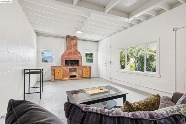 2230 23rd Ave, Oakland, CA 94606