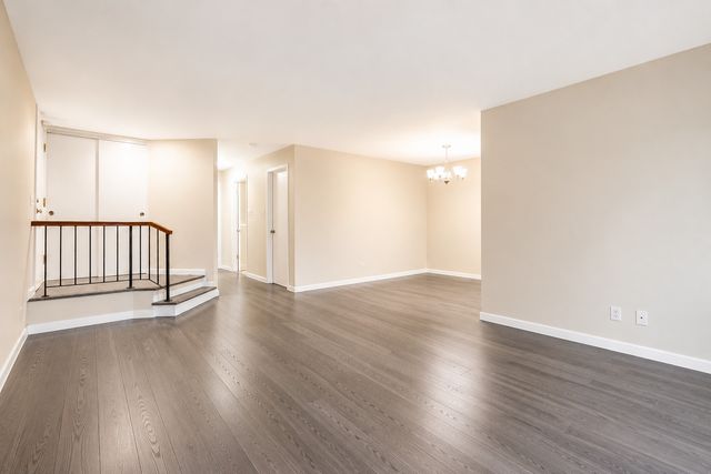 908 Knottingham Drive 1A, Schaumburg, IL 60193