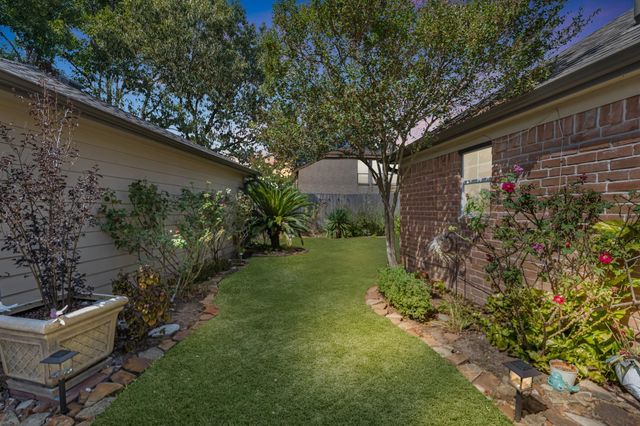 6614 Brittany Park Lane, Houston, TX 77066