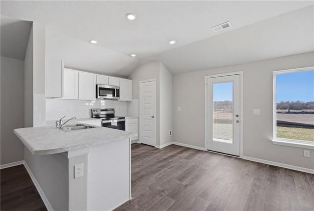 19451 Lincoln Street, Spring Hill, KS 66083