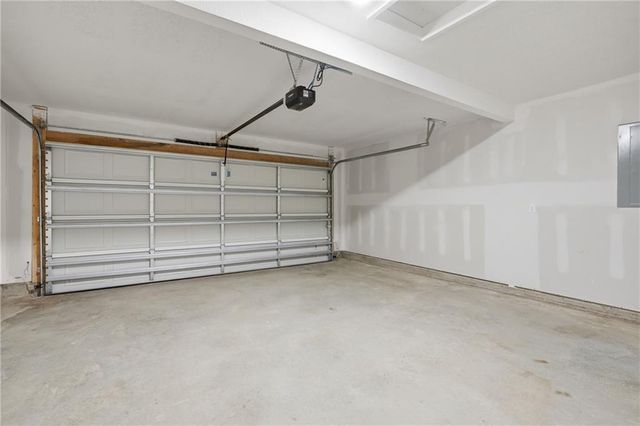 19451 Lincoln Street, Spring Hill, KS 66083