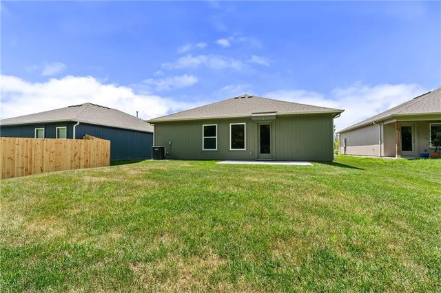 19451 Lincoln Street, Spring Hill, KS 66083