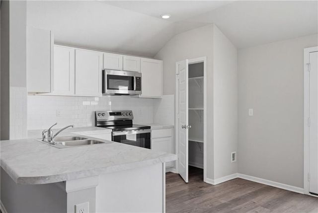 19451 Lincoln Street, Spring Hill, KS 66083