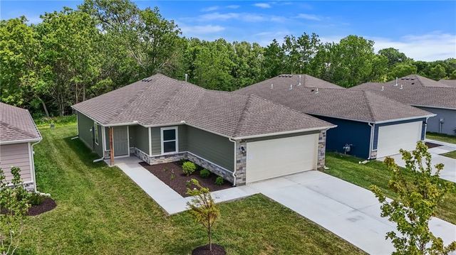 19451 Lincoln Street, Spring Hill, KS 66083
