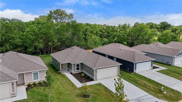 19451 Lincoln Street, Spring Hill, KS 66083
