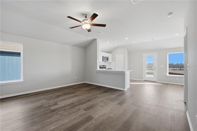 19451 Lincoln Street, Spring Hill, KS 66083