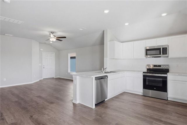 19451 Lincoln Street, Spring Hill, KS 66083