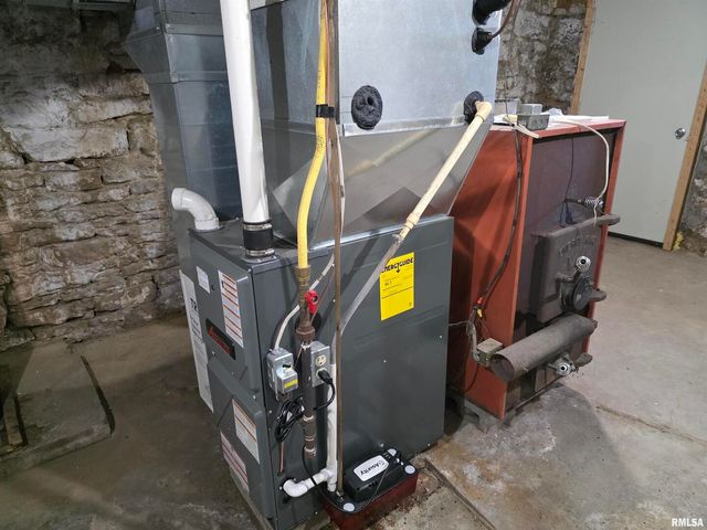 13600 KENNEDY Road, Fulton, IL 61252