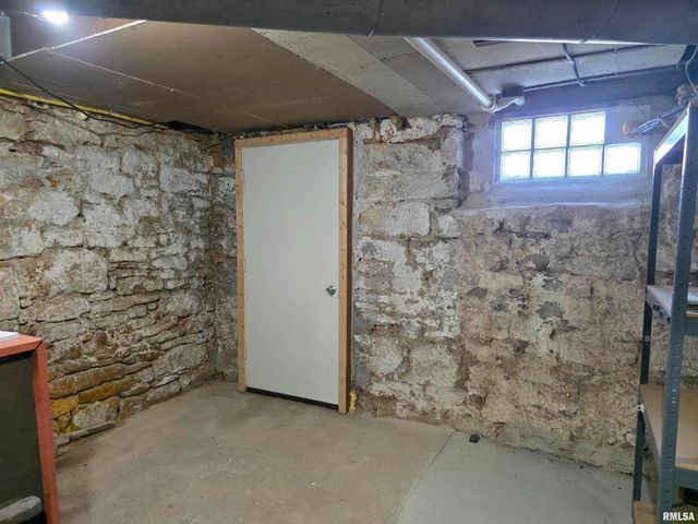 13600 KENNEDY Road, Fulton, IL 61252