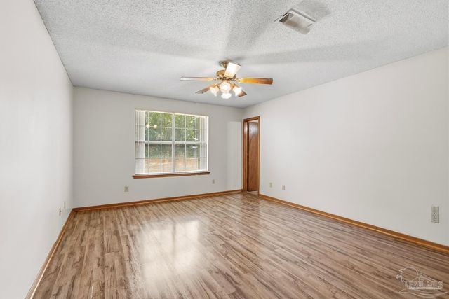 3928 Deerwood Cir, Pace, FL 32571