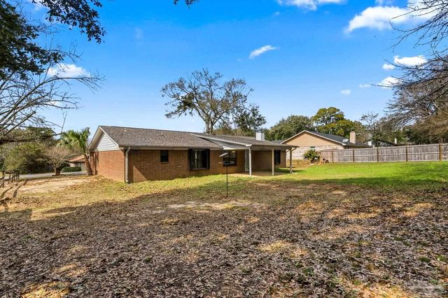 3928 Deerwood Cir, Pace, FL 32571