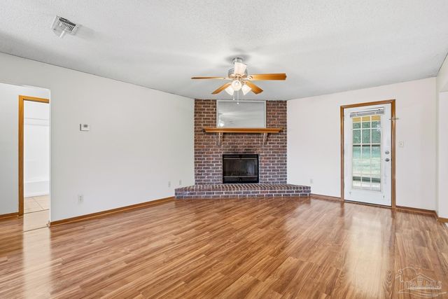 3928 Deerwood Cir, Pace, FL 32571