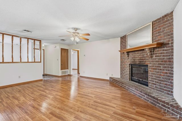 3928 Deerwood Cir, Pace, FL 32571