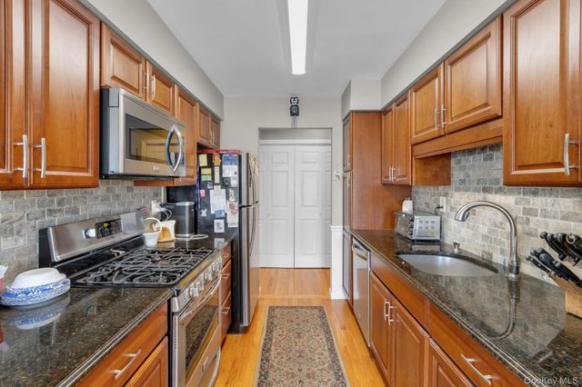 7 E Lawrence Park Drive 8, Piermont, NY 10968