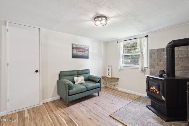 210 Sweetwood Lane, Cleveland, VA 24225