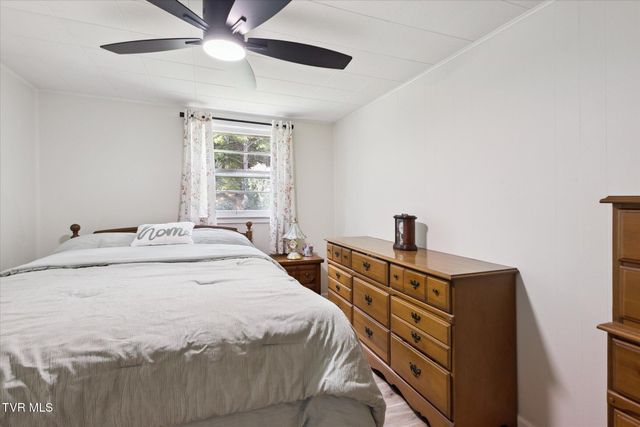 210 Sweetwood Lane, Cleveland, VA 24225