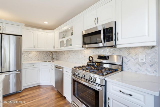 3 Cork Place, Hazlet, NJ 07730