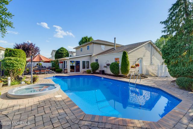3 Cork Place, Hazlet, NJ 07730