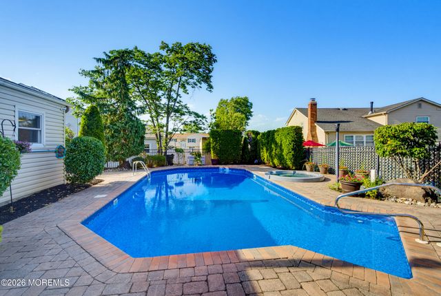 3 Cork Place, Hazlet, NJ 07730
