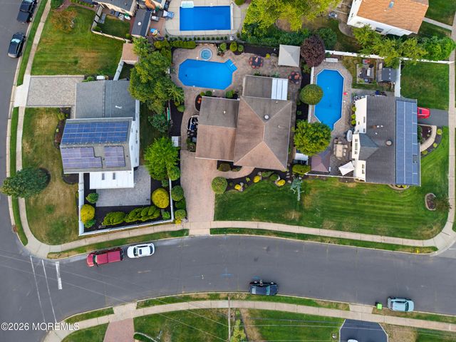 3 Cork Place, Hazlet, NJ 07730