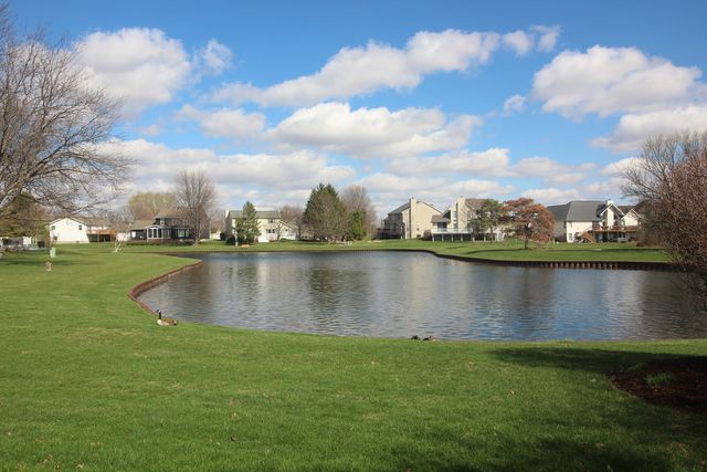 610 Old Farm Road, Bloomington, IL 61704