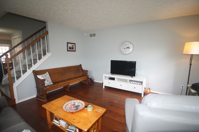 610 Old Farm Road, Bloomington, IL 61704