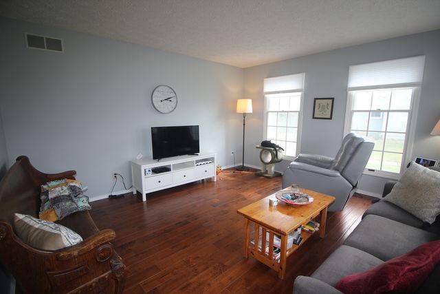 610 Old Farm Road, Bloomington, IL 61704