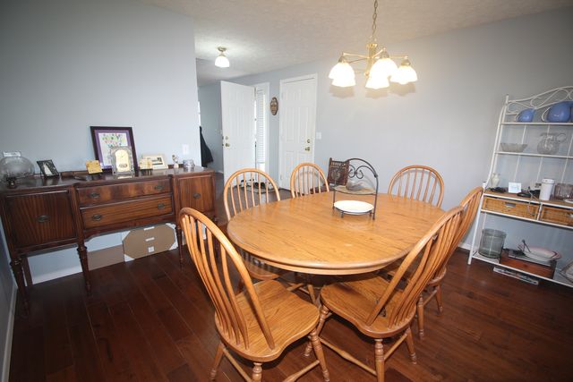 610 Old Farm Road, Bloomington, IL 61704