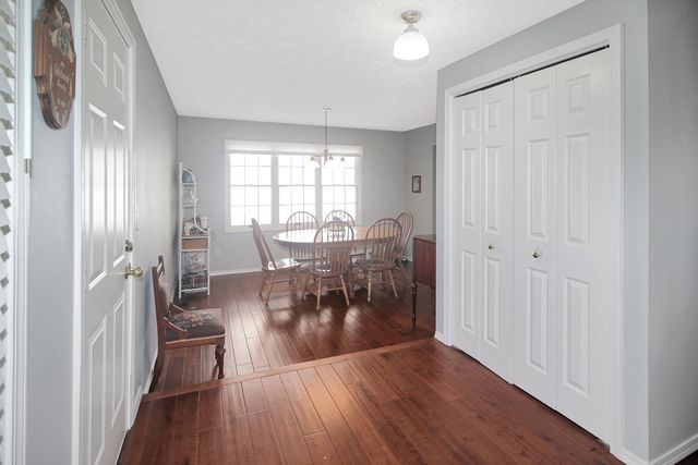 610 Old Farm Road, Bloomington, IL 61704