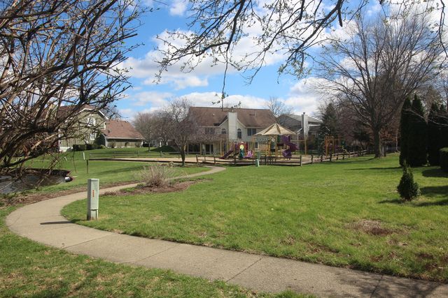 610 Old Farm Road, Bloomington, IL 61704