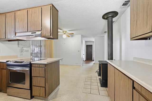 10 Pelican Ct, Sacramento, CA 95833