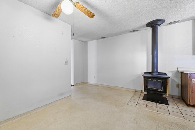 10 Pelican Ct, Sacramento, CA 95833
