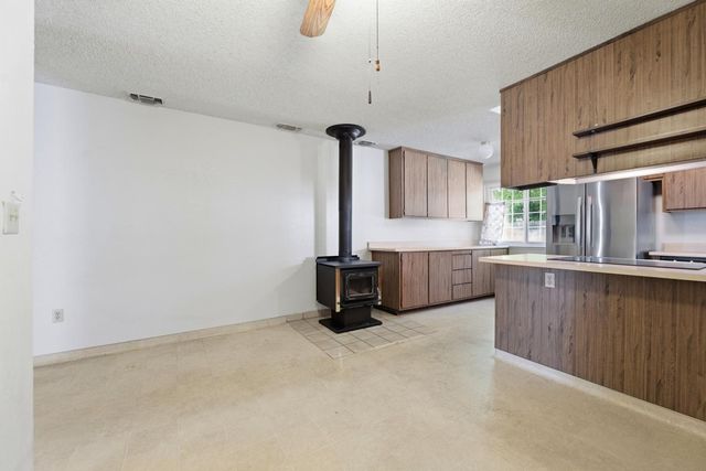 10 Pelican Ct, Sacramento, CA 95833