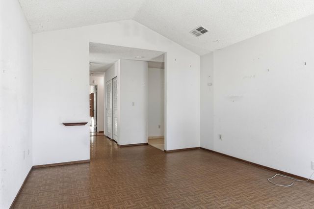 10 Pelican Ct, Sacramento, CA 95833