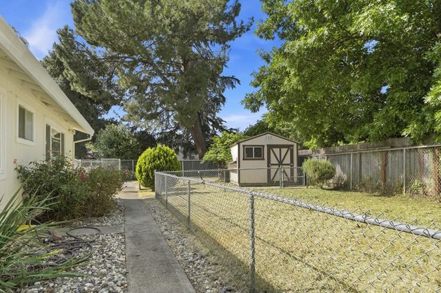10 Pelican Ct, Sacramento, CA 95833